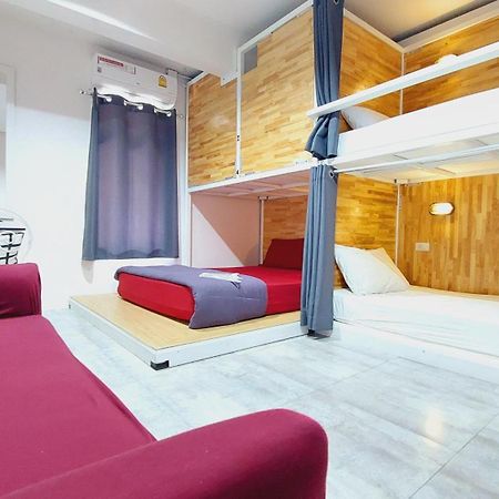 Neat Hostel Чиангмай Экстерьер фото