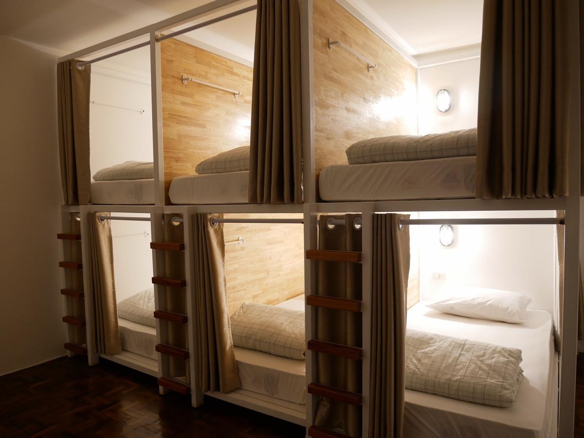 Neat Hostel Чиангмай Экстерьер фото