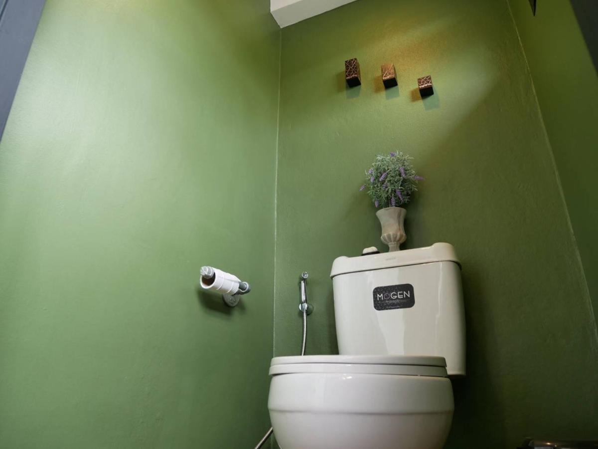 Neat Hostel Чиангмай Экстерьер фото
