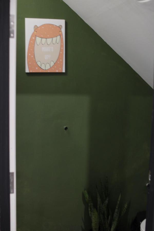 Neat Hostel Чиангмай Экстерьер фото